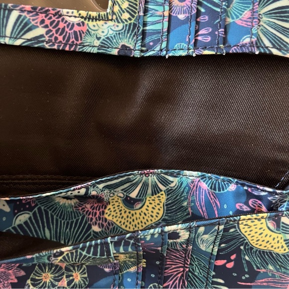 NWT Sakroots Corin Flap Smartphone Royal Blue Seascape Crossbody Wristlet - Picture 9 of 15